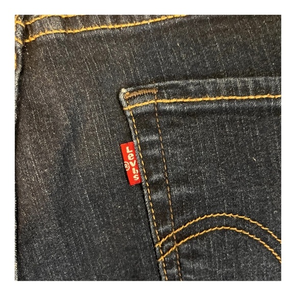 Levi’s Perfectly Shaping 512 Bootcut Jeans - Picture 9 of 12